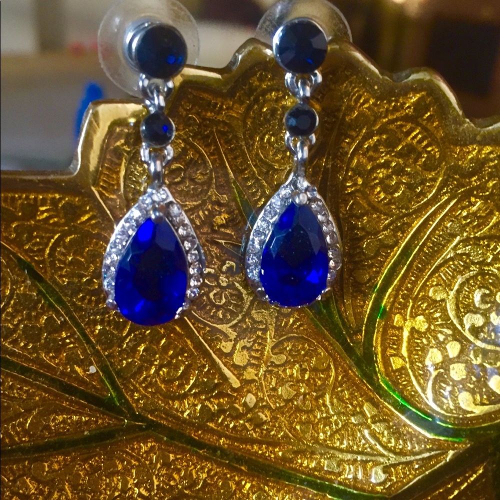 Sapphire color earrings